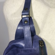 画像4: Dapper`s(ダッパーズ) SPURS×Dapper`s Horsehide Leather Mini Waist Bag (4)